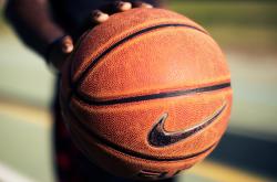 开云体育app-新星闪耀，勇士险胜广东队，拉梅洛·鲍尔如何用关键表现定义巨星价值