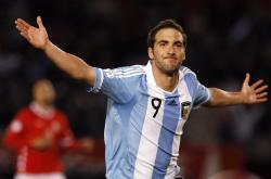 开云体育官网-范弗利特完美掌控节奏，猛龙窒息式防守钳制雄鹿