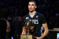 开云体育下载-一剑封喉！伦纳德关键进球定乾坤，公牛客场收割黄蜂止连败