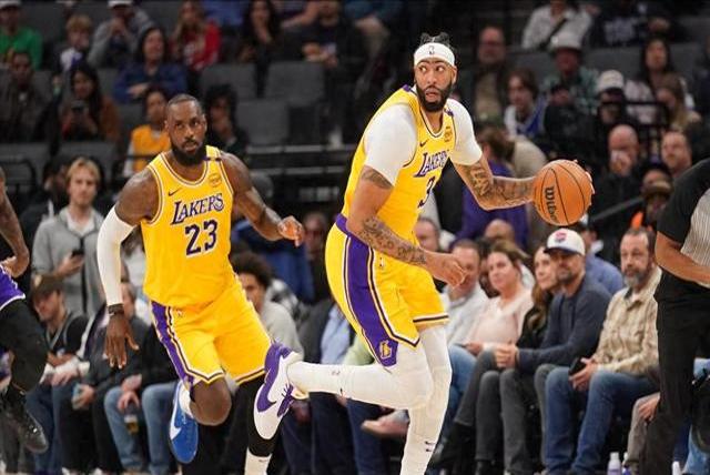 湖人绝地反击黄蜂，福克斯送出助攻