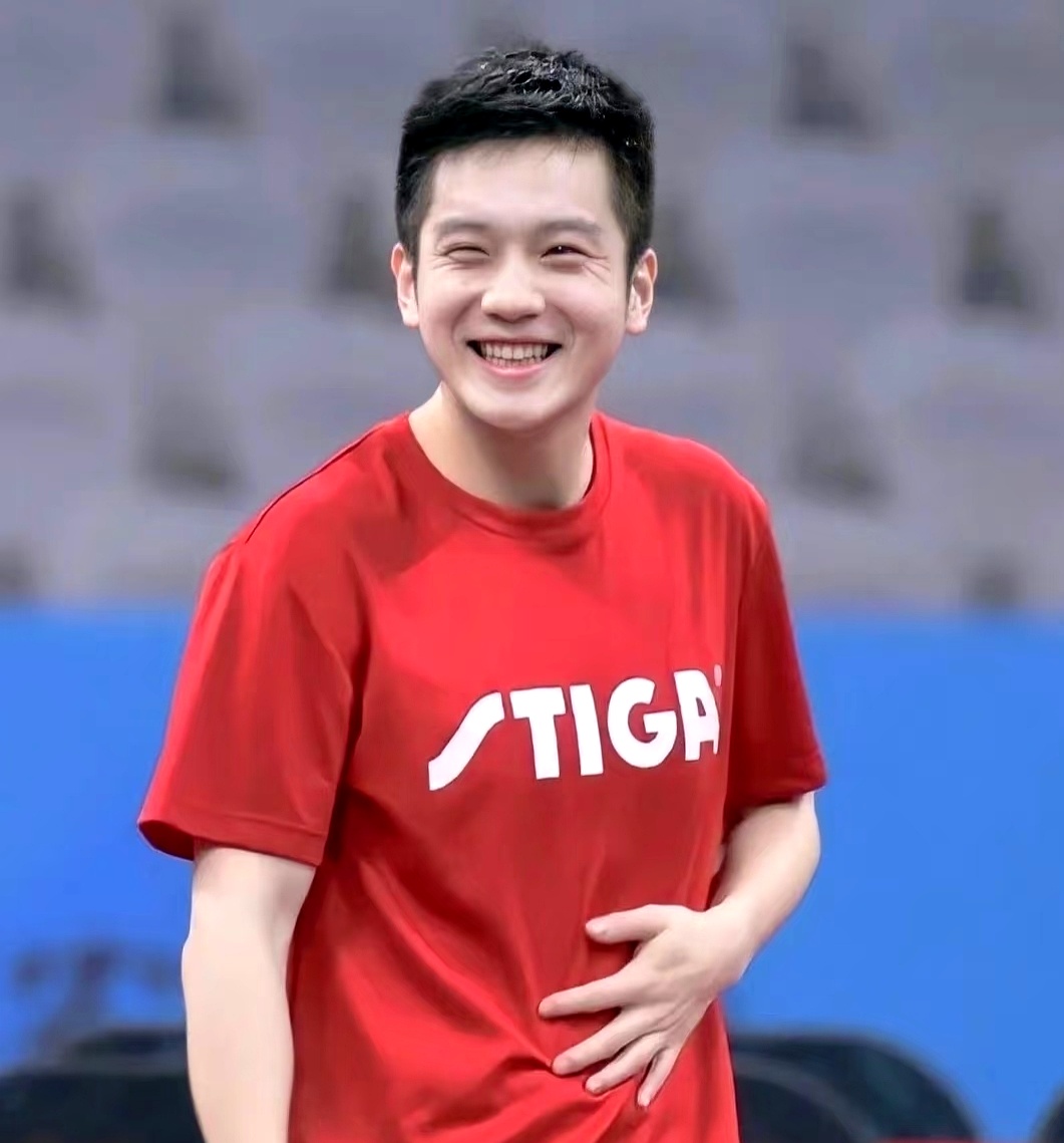 中国队横扫德国队,樊振东惊艳四座 中国队横扫德国队,樊振东惊艳四座