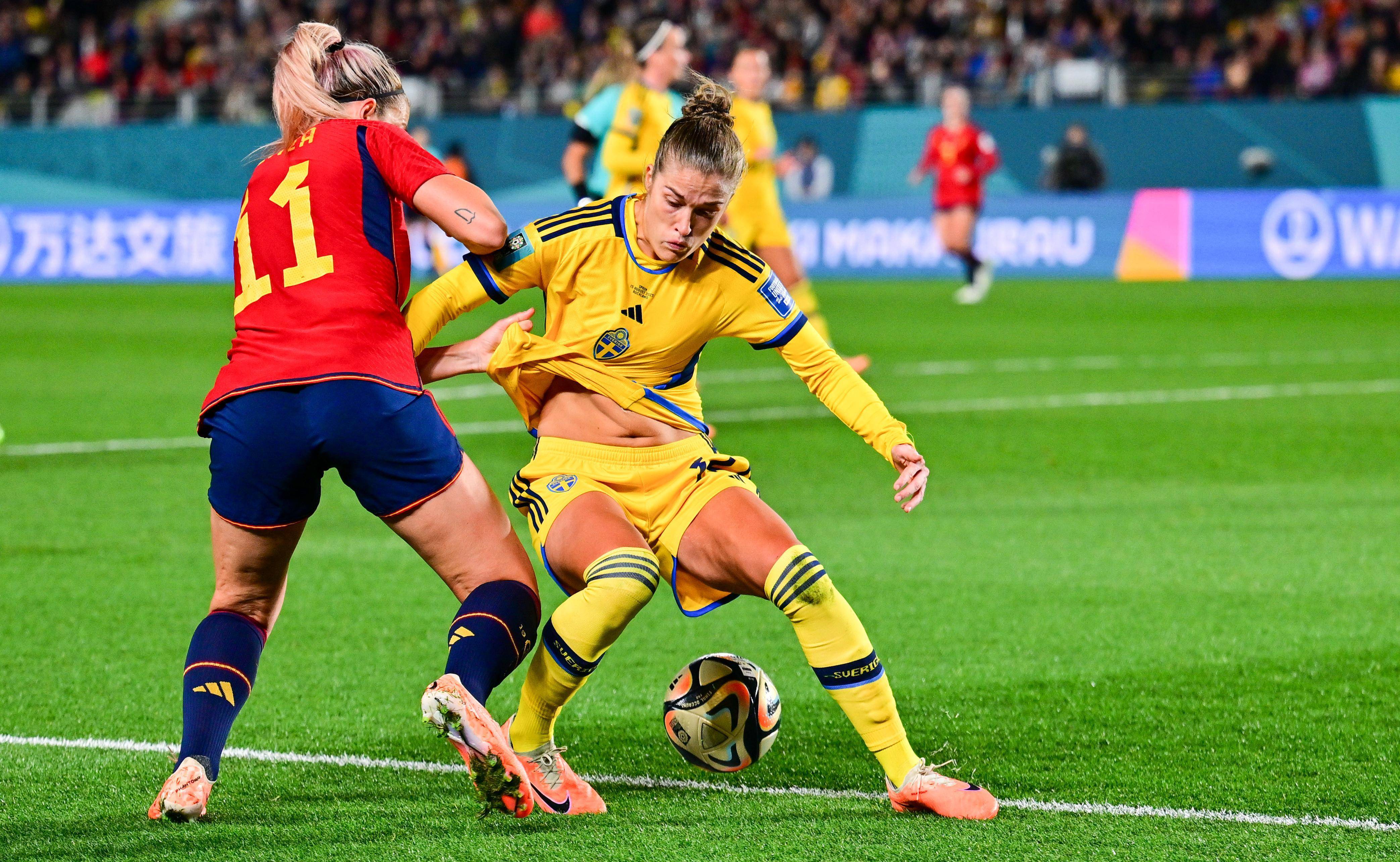 西班牙队在国际比赛中展现出色表现 西班牙队在国际比赛中展现出色表现