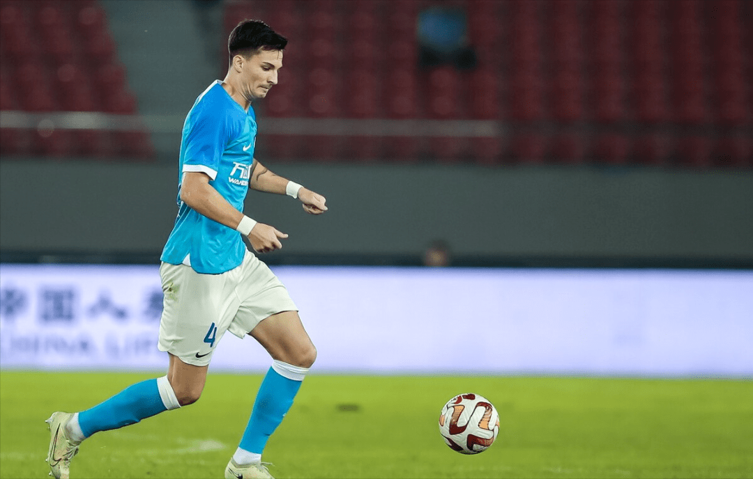 雷吉纳客场胜出,贡献关键三分 雷吉纳客场胜出,贡献关键三分