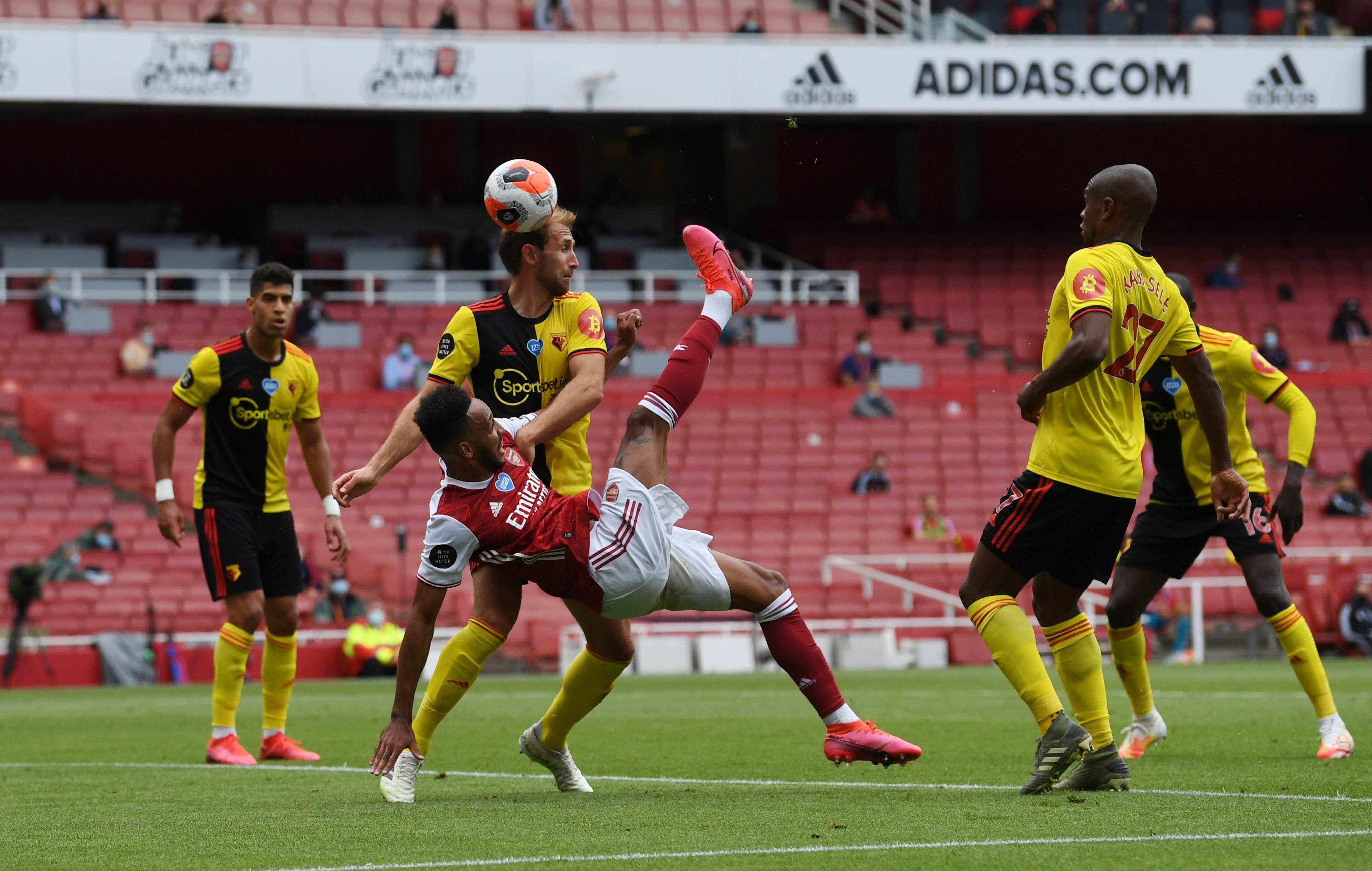 曼联主场擒下沃特福德，欧战资格席位保住