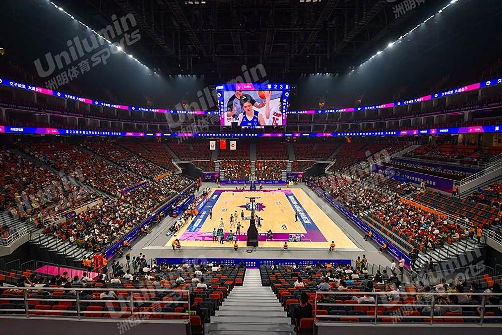 体育赛场传来惊喜，观众眼睛为之一亮