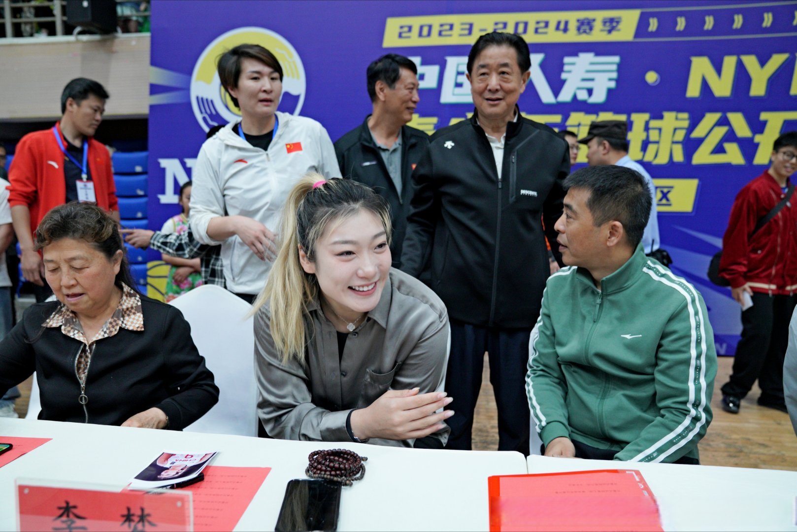 篮球明星赛即将拉开帷幕，球迷翘首期待