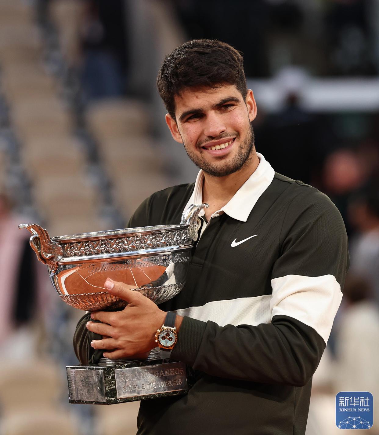 意大利网球队鏖战西班牙网球队,阿尔卡拉斯送出助攻 意大利网球队鏖战西班牙网球队,阿尔卡拉斯送出助攻