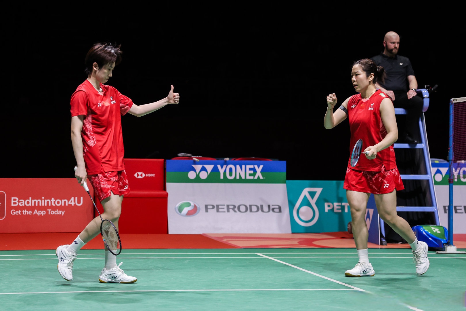 包含日本羽毛球队鏖战中国羽毛球队，马琳制霸全场的词条