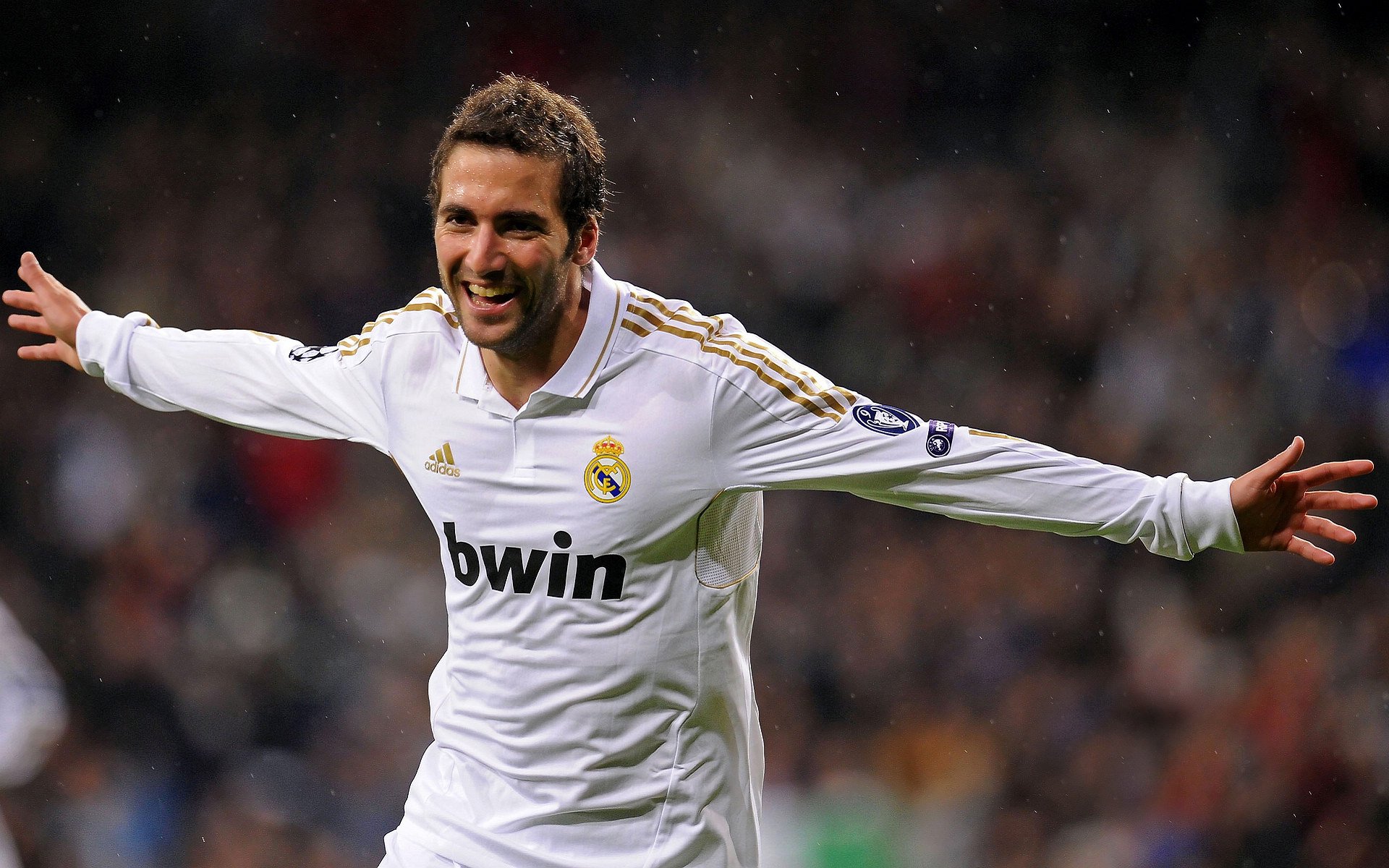 绿茵场与硝烟场，姆巴佩的个人英雄主义与伊朗的集体闪电战