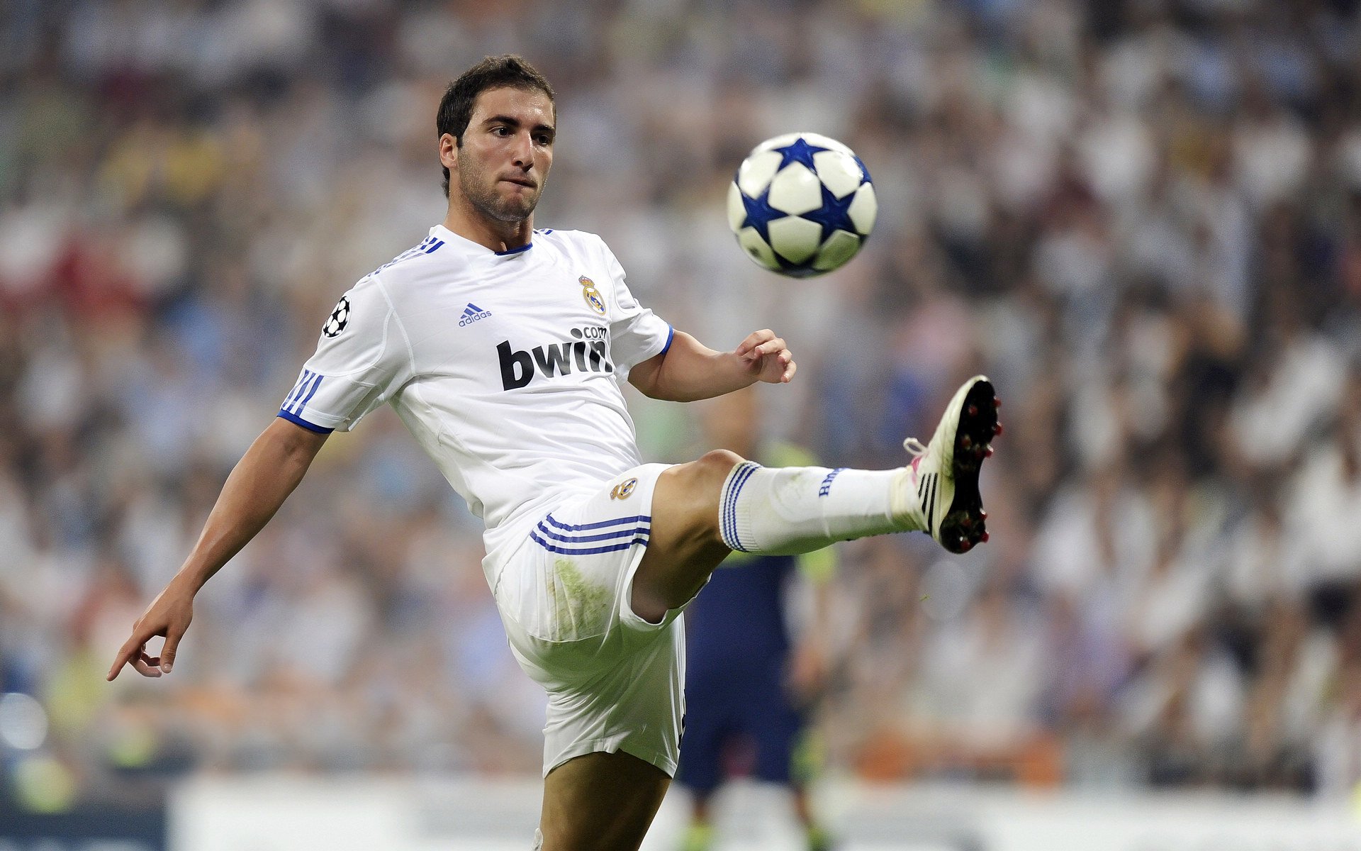 冰岛横扫突尼斯，卢卡库成为关键先生，北欧神话的现代演绎