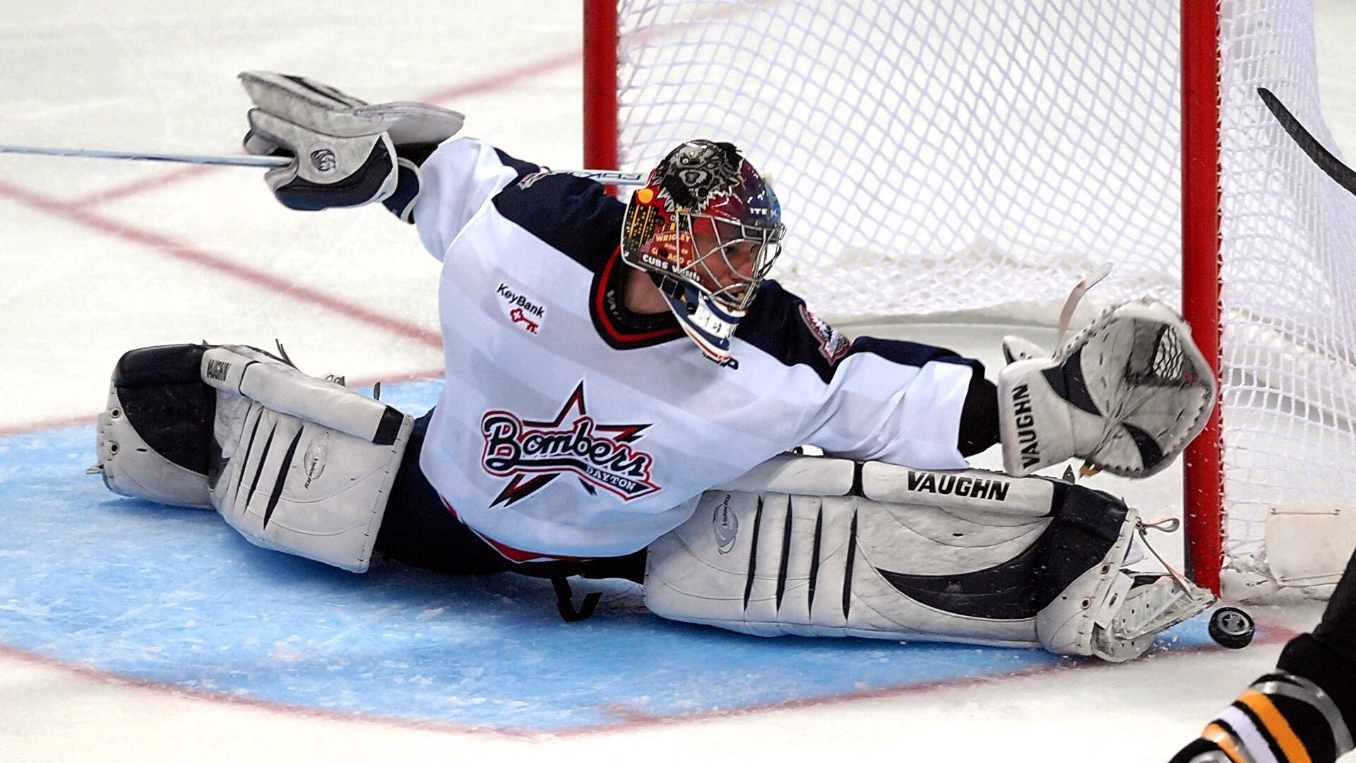 足球与羽毛球的交响,德国战车碾压日本武士,安赛龙惊艳四座展王者风范